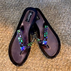 Gorgeous flat sandals with blue green purplish iridescent fake gems NWOT